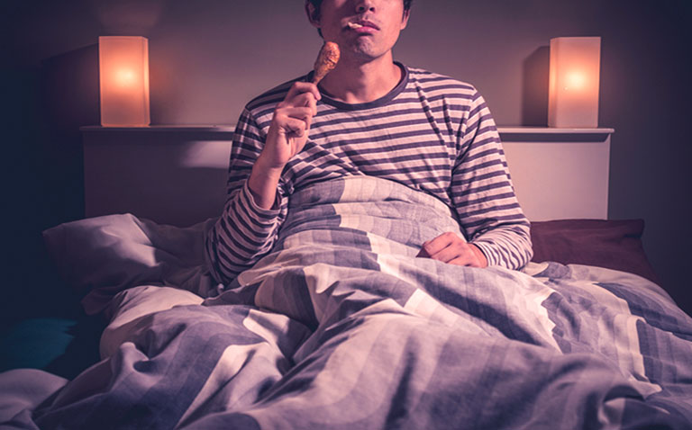 Guide To Eating Before Bed - Is It Bad To Eat Before Bed?